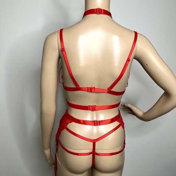 Red Lace Strappy Bralette Garter Panties Lingerie Set - Picture 3 of 10